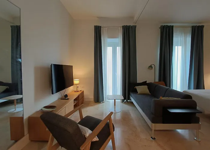 White Suite Alameda