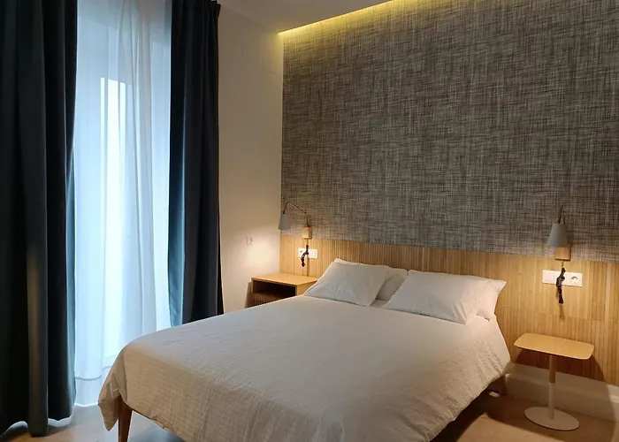 White Suite Alameda