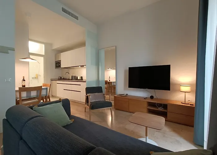 White Suite Alameda